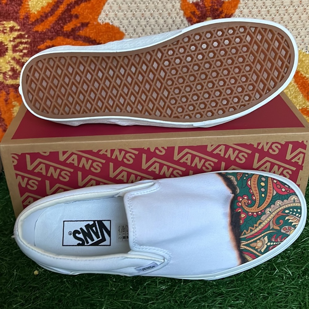 Vans Classic Slip On Big Reveal True White/Paisley Men’s sneakers - Picture 5 of 16